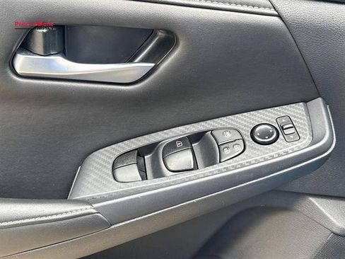 Used 2025 Nissan Sentra SV FWD image 19