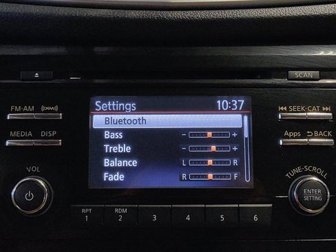 Used 2015 Nissan Rogue SV FWD image 25