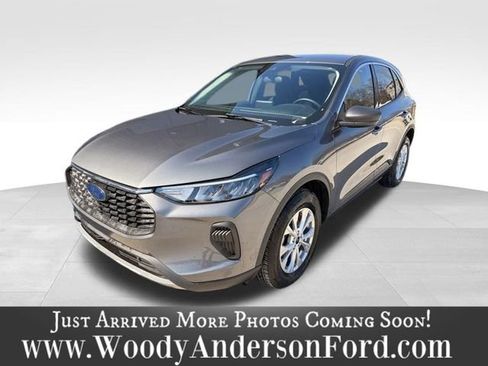 Used 2023 Ford Escape Active image 1