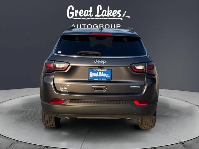 Used 2023 Jeep Compass Latitude w/ Sun and Sound Group AWD/4WD image 4