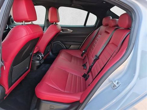 Used 2025 Alfa Romeo Giulia w/ Veloce Package Rwd image 21
