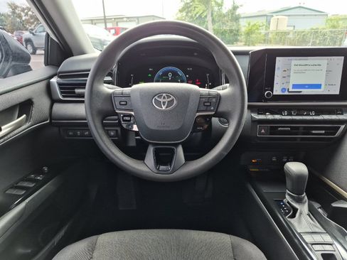 Used 2025 Toyota Camry LE FWD image 13