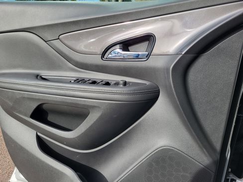 Used 2021 Buick Encore Preferred image 6