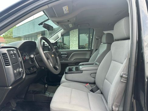 Used 2016 Chevrolet Silverado 1500 Custom w/ Custom Convenience Package AWD/4WD image 2
