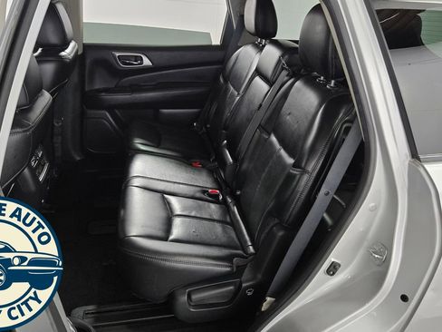 Used 2017 Nissan Pathfinder Platinum w/ Cargo Package AWD/4WD image 29