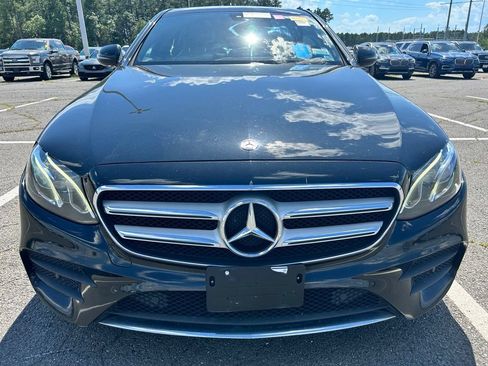 Used 2017 Mercedes-Benz E 300 4MATIC image 5
