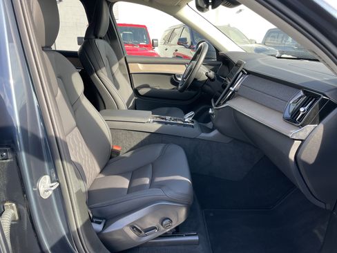Used 2025 Volvo XC90 B6 Plus image 14
