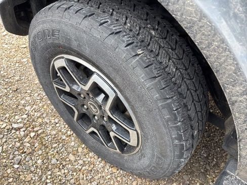 Used 2023 Ford Bronco Outer Banks image 9