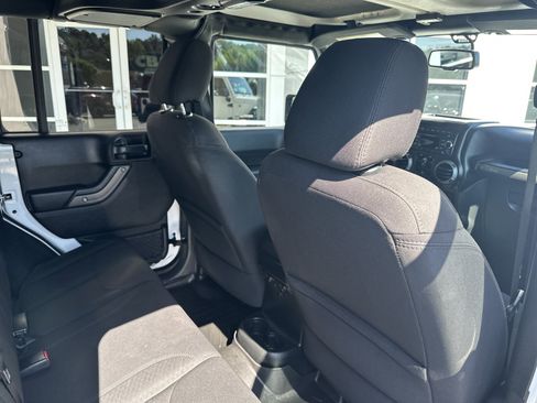 Used 2017 Jeep Wrangler Unlimited Sport w/ Quick Order Package 24S AWD/4WD image 21