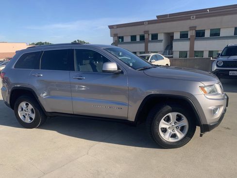 Used 2015 Jeep Grand Cherokee Laredo w/ Quick Order Package 23E image 8