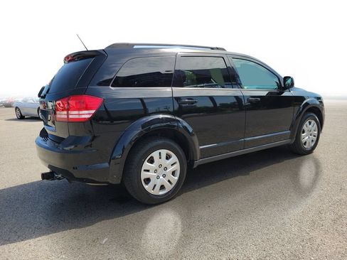 Used 2018 Dodge Journey SE FWD image 4