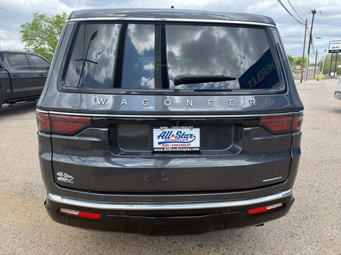Used 2024 Jeep Wagoneer L Series II image 7