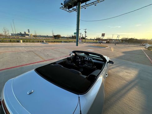 Used 2016 Ford Mustang Premium image 12