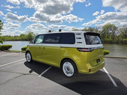 Used 2025 Volkswagen ID. Buzz 1st Edition RWD image 7