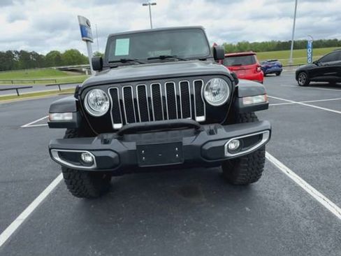 Used 2018 Jeep Wrangler Unlimited Sahara w/ Safety Group image 3
