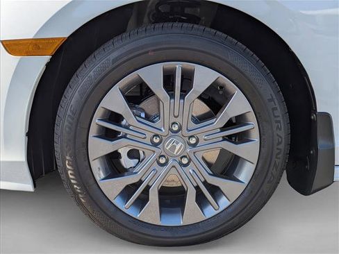 New 2026 Honda Odyssey Touring image 9