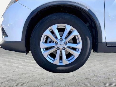 Used 2016 Nissan Rogue SV w/ SV Premium Package image 22