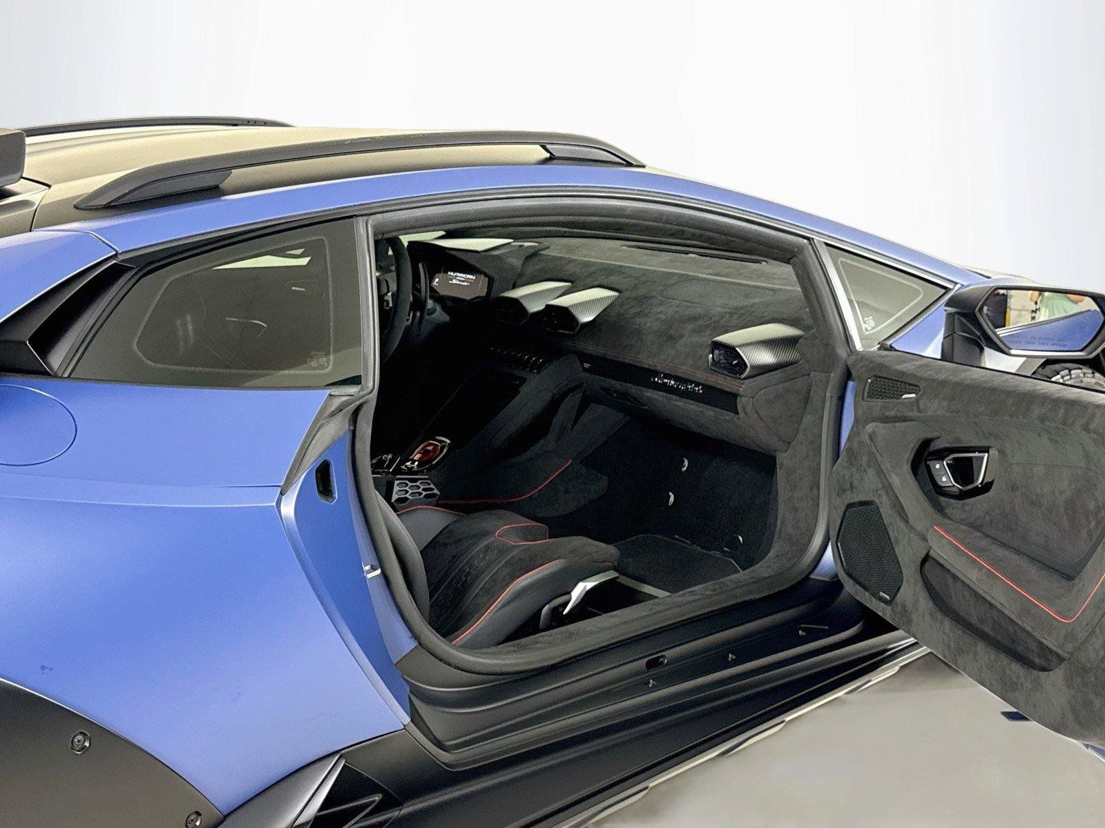 Used 2023 Lamborghini Huracan Sterrato AWD/4WD image 30