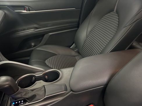 Used 2021 Toyota Camry SE image 32
