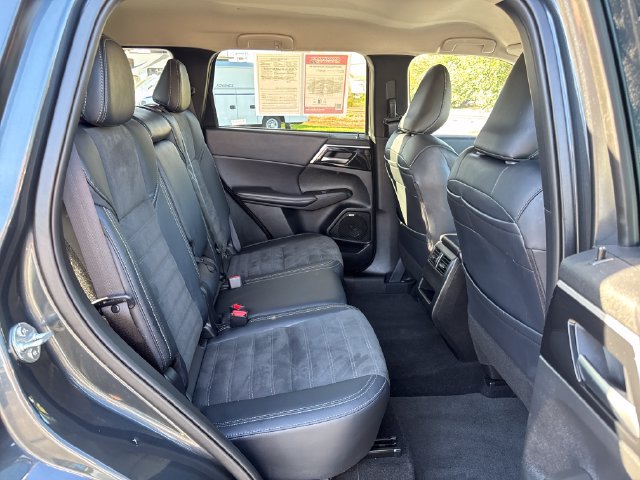 Used 2025 Mitsubishi Outlander SE AWD/4WD image 30