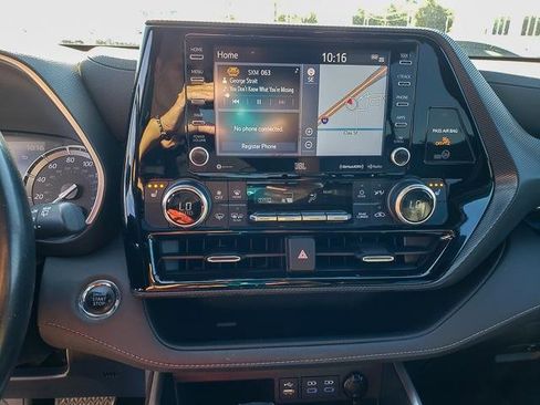 Used 2022 Toyota Highlander XSE image 15