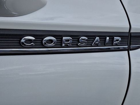 Certified 2022 Lincoln Corsair AWD w/ Equipment Group 101A image 29