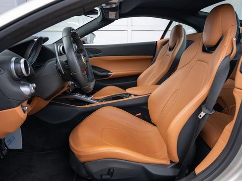 Certified 2019 Ferrari Portofino image 33