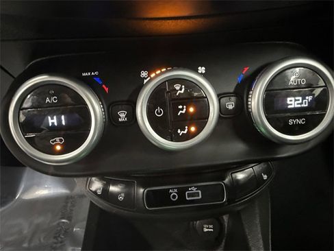 Used 2016 FIAT 500X Easy image 18