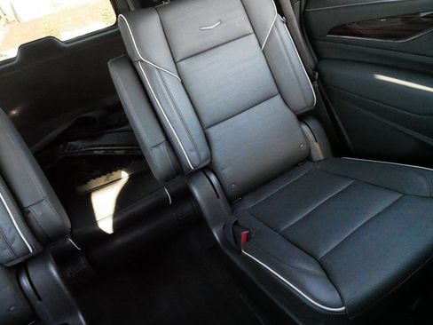 Certified 2023 Cadillac Escalade Premium Luxury image 14