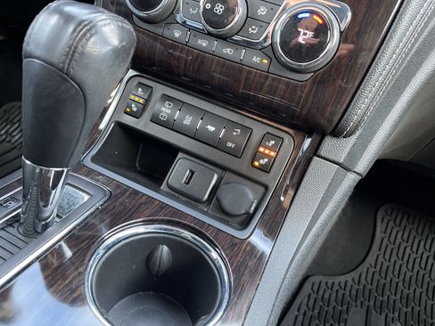 Used 2017 Chevrolet Traverse LT image 21