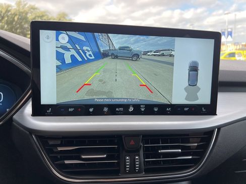 Used 2025 Ford Escape Platinum image 15