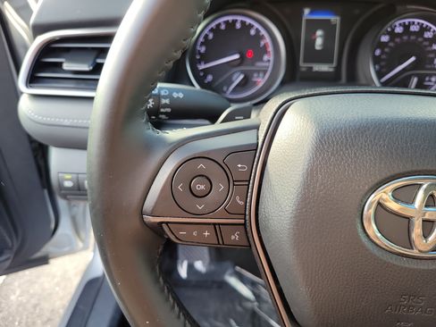 Used 2023 Toyota Camry SE image 16