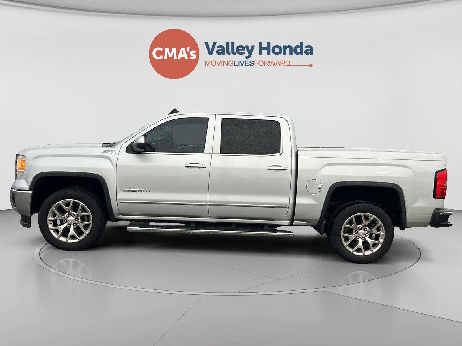 Used 2015 GMC Sierra 1500 SLT w/ SLT Crew Cab Value Package AWD/4WD image 2