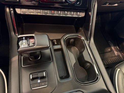 Used 2022 GMC Sierra 1500 AT4X image 26