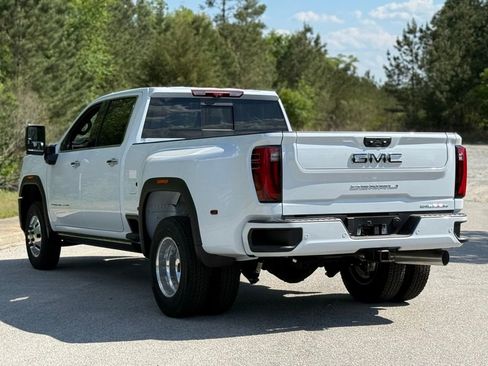 New 2026 GMC Sierra 3500 Denali Ultimate AWD/4WD image 11