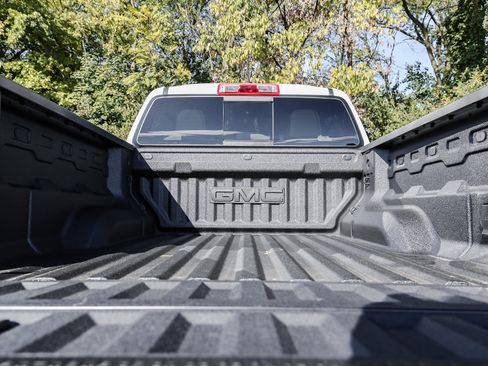 New 2026 GMC Canyon Denali image 8