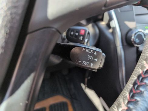 Used 2016 Toyota Camry SE FWD image 35