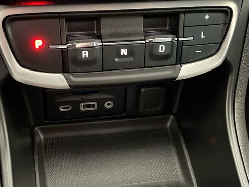 Used 2024 GMC Terrain SLT AWD/4WD image 20