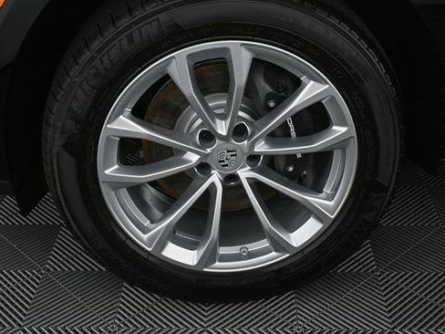 Certified 2025 Porsche Macan image 39