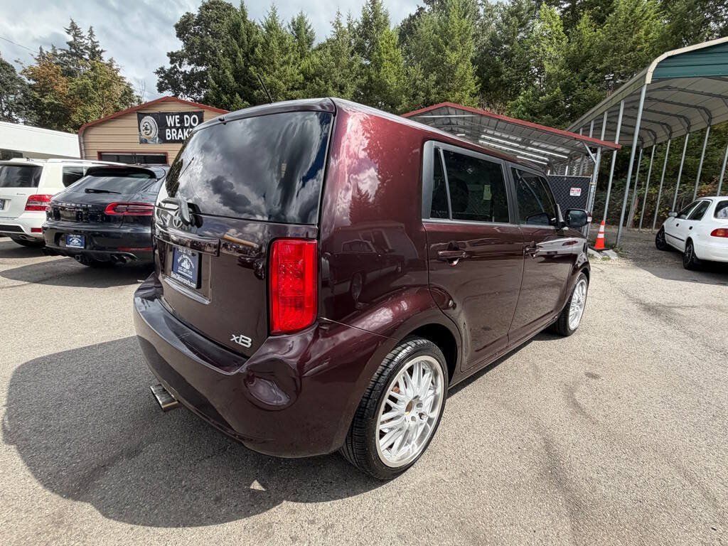 Used 2009 Scion xB FWD image 18