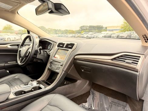 Used 2018 Ford Fusion SE w/ Equipment Group 602A FWD image 24