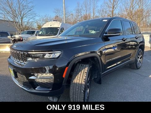 Used 2025 Jeep Grand Cherokee Limited w/ MOPAR Finishing Package image 3