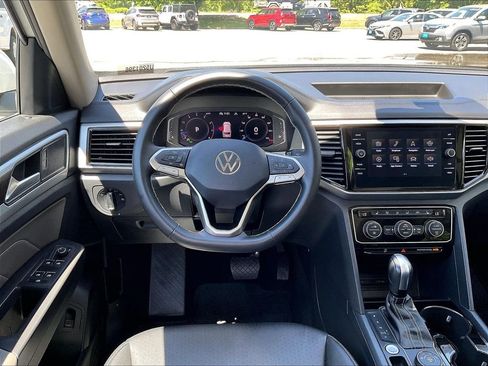 Used 2023 Volkswagen Atlas SE w/ Panoramic Sunroof Package AWD/4WD image 18