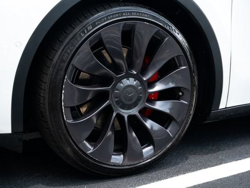 Used 2022 Tesla Model Y Performance AWD/4WD image 23