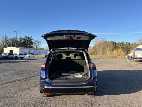 New 2026 Nissan Rogue Platinum w/ Platinum Premium Package image 8