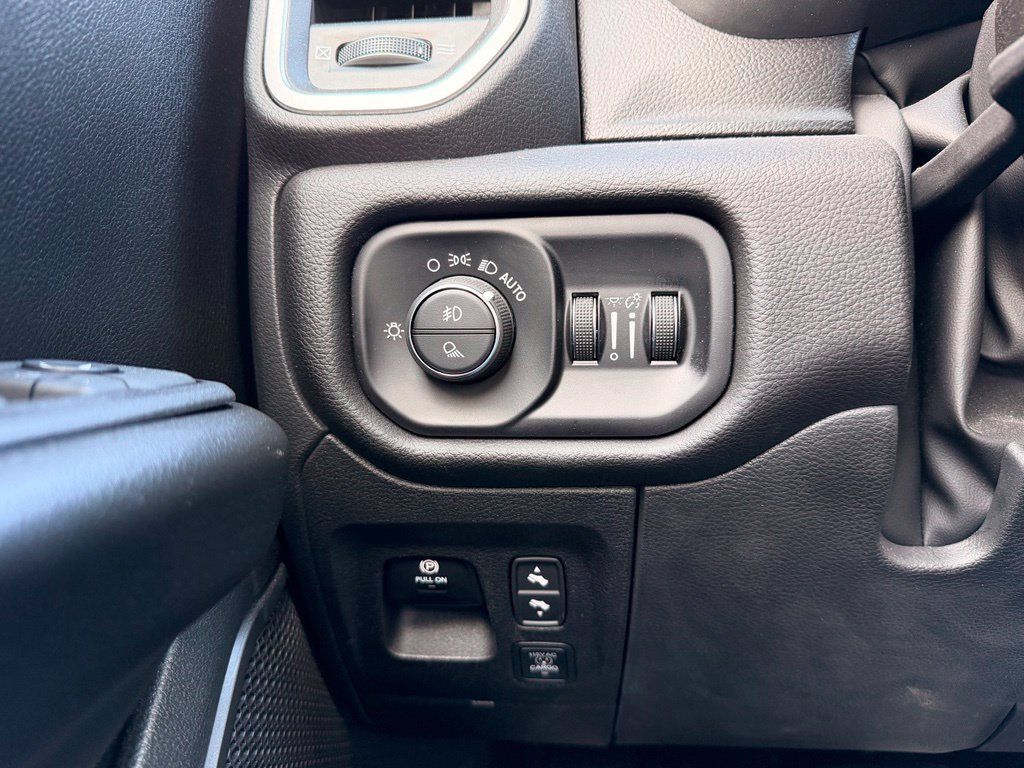 Used 2025 RAM 1500 Big Horn AWD/4WD image 27