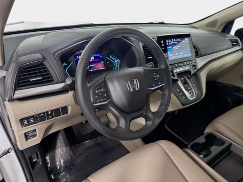 Used 2023 Honda Odyssey EX-L image 10