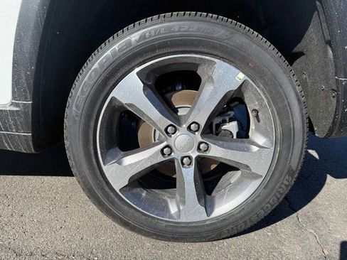 New 2025 Jeep Grand Cherokee Limited w/ Luxury Tech Group II image 11