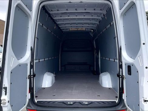 Used 2026 Mercedes-Benz Sprinter 2500 image 9