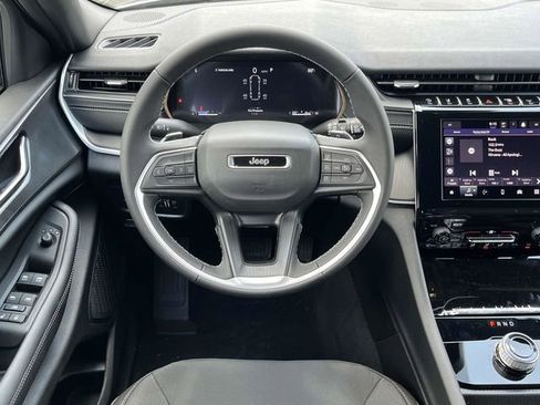 New 2025 Jeep Grand Cherokee L Laredo AWD/4WD image 16